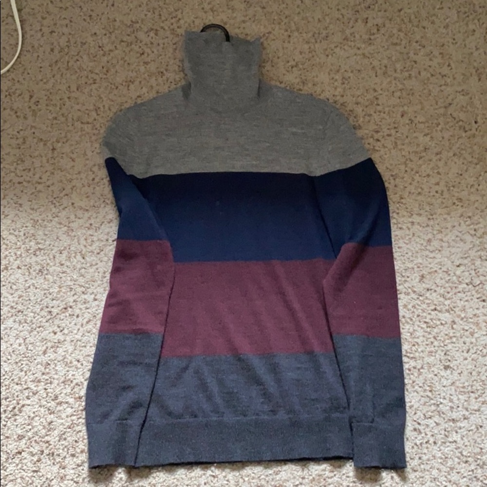 Sweater - Picture 4 of 4